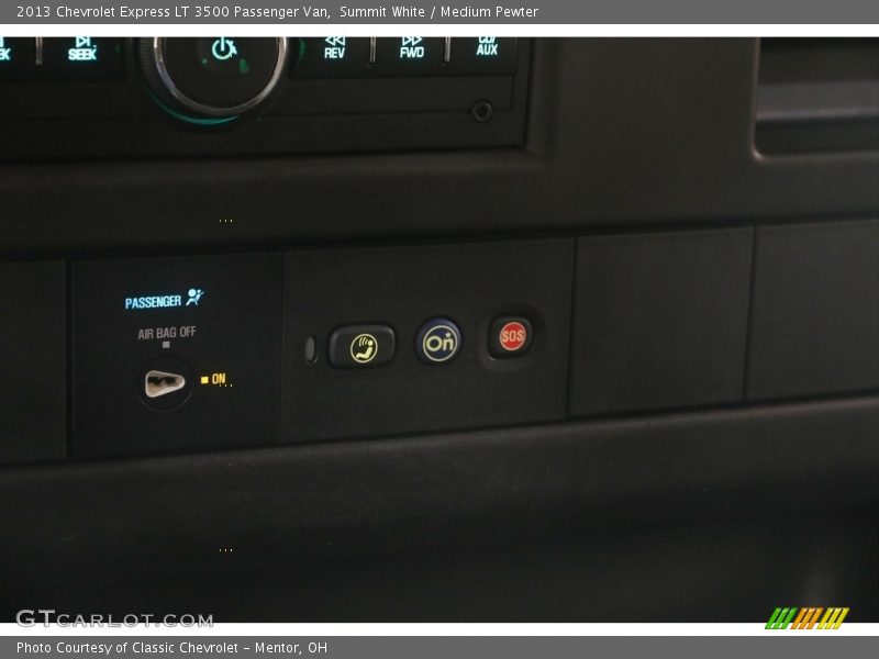 Summit White / Medium Pewter 2013 Chevrolet Express LT 3500 Passenger Van