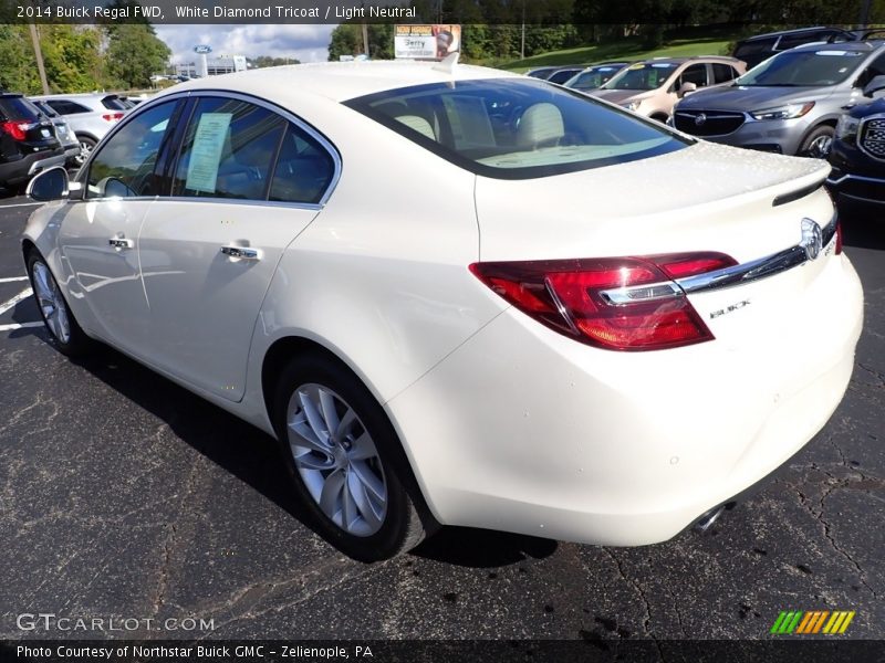 White Diamond Tricoat / Light Neutral 2014 Buick Regal FWD