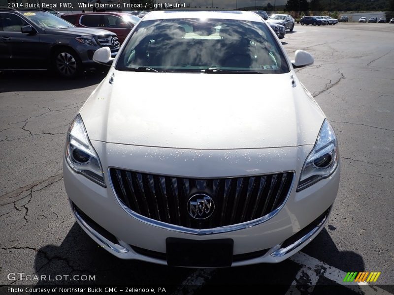 White Diamond Tricoat / Light Neutral 2014 Buick Regal FWD