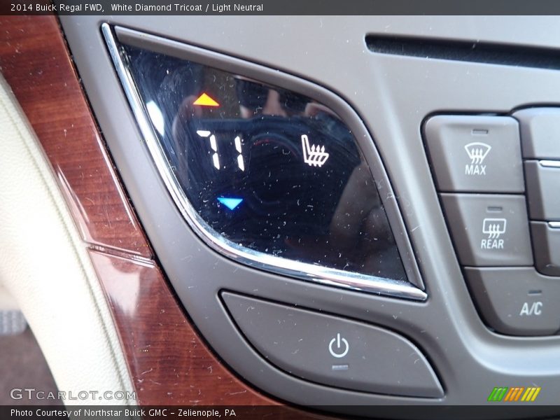 White Diamond Tricoat / Light Neutral 2014 Buick Regal FWD