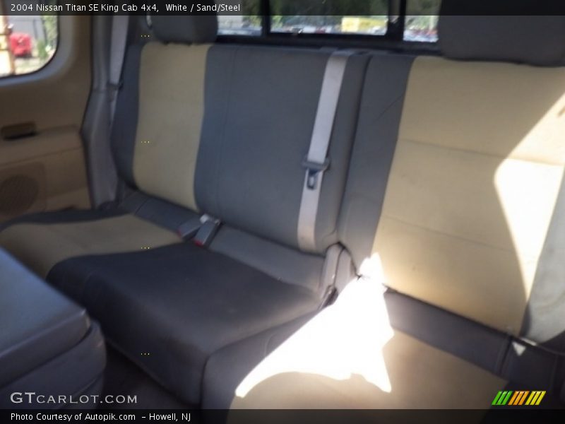 White / Sand/Steel 2004 Nissan Titan SE King Cab 4x4