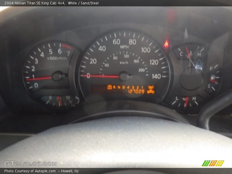 White / Sand/Steel 2004 Nissan Titan SE King Cab 4x4