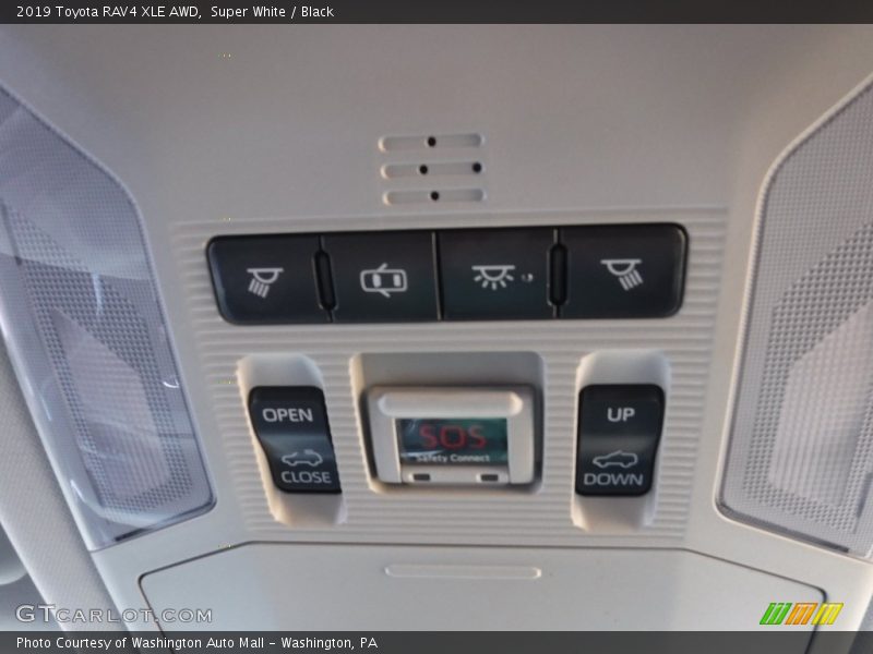Super White / Black 2019 Toyota RAV4 XLE AWD