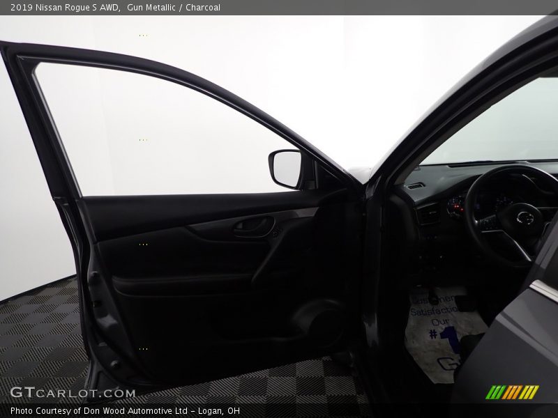 Gun Metallic / Charcoal 2019 Nissan Rogue S AWD