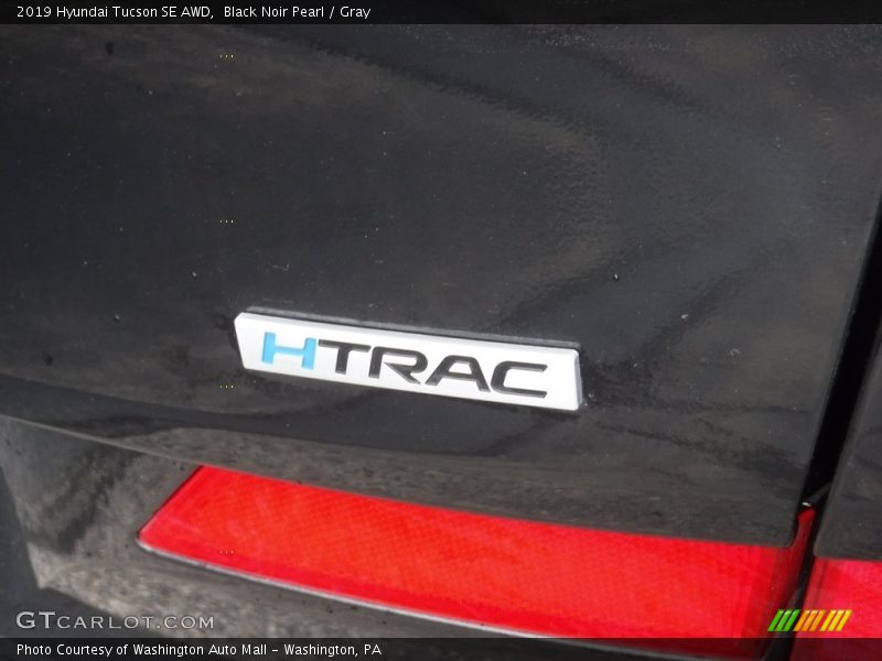 Black Noir Pearl / Gray 2019 Hyundai Tucson SE AWD