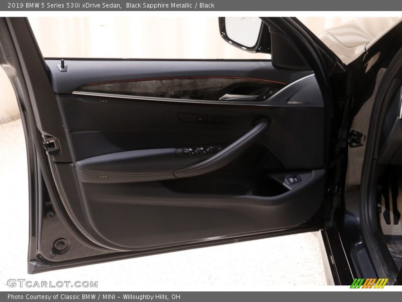 Black Sapphire Metallic / Black 2019 BMW 5 Series 530i xDrive Sedan