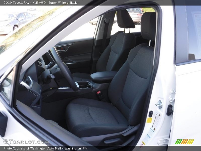 Super White / Black 2019 Toyota RAV4 XLE AWD