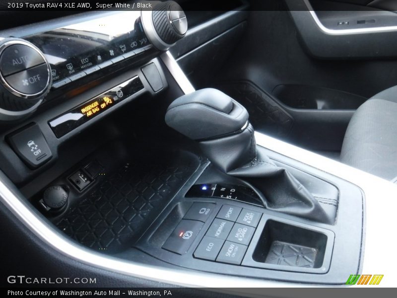 Super White / Black 2019 Toyota RAV4 XLE AWD