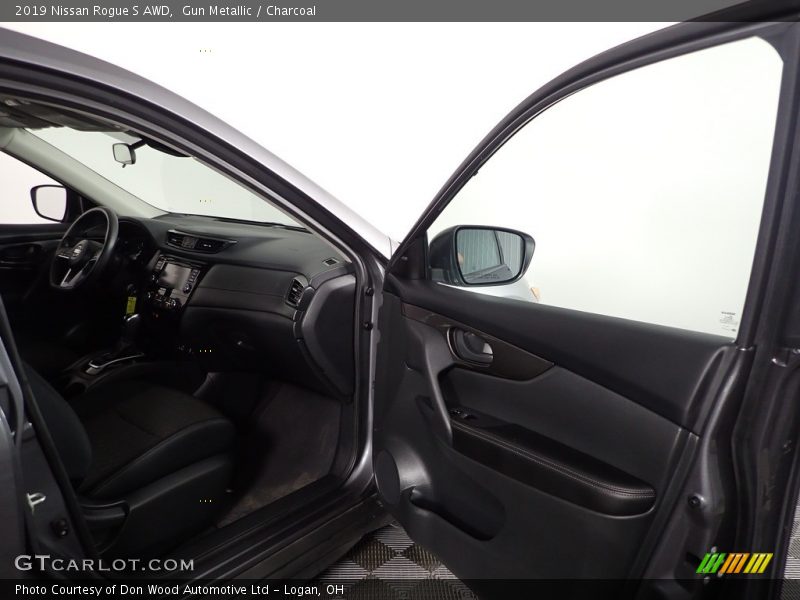 Gun Metallic / Charcoal 2019 Nissan Rogue S AWD