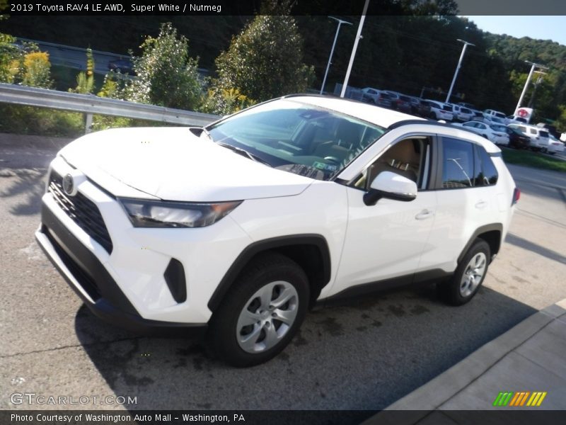 Super White / Nutmeg 2019 Toyota RAV4 LE AWD