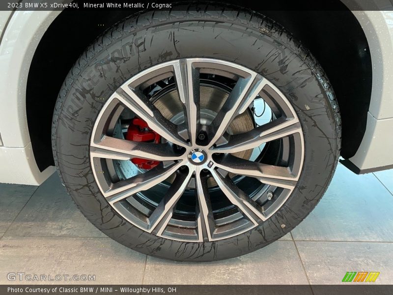 Mineral White Metallic / Cognac 2023 BMW X5 xDrive40i