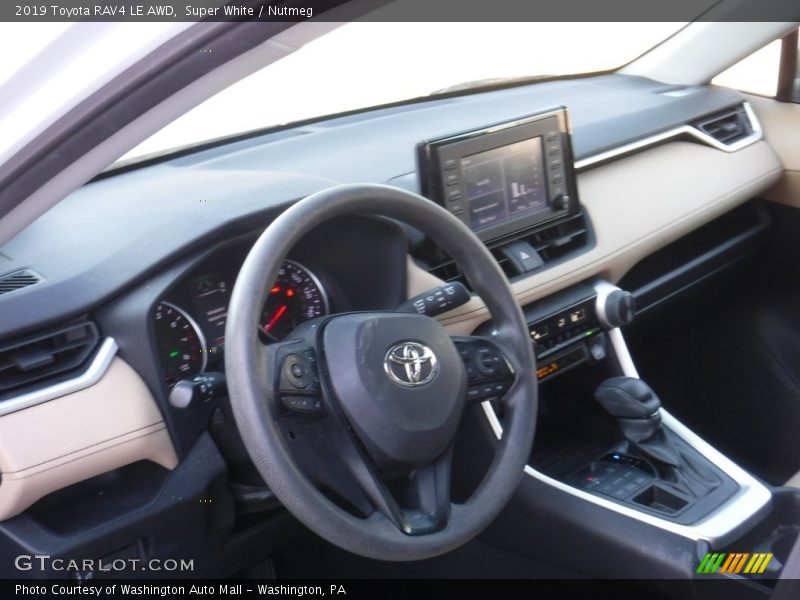 Super White / Nutmeg 2019 Toyota RAV4 LE AWD