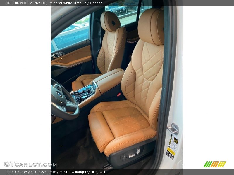 Mineral White Metallic / Cognac 2023 BMW X5 xDrive40i