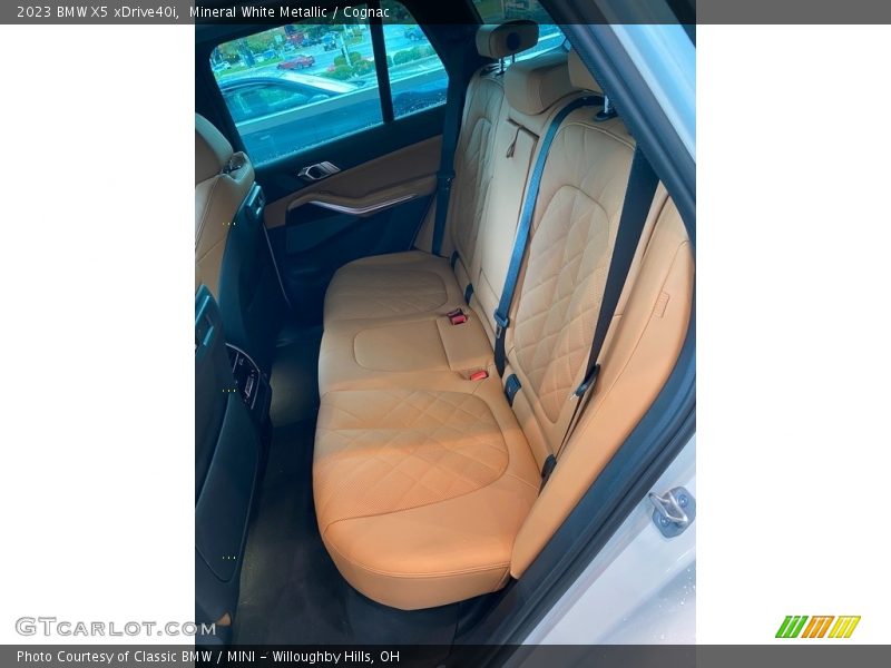 Mineral White Metallic / Cognac 2023 BMW X5 xDrive40i