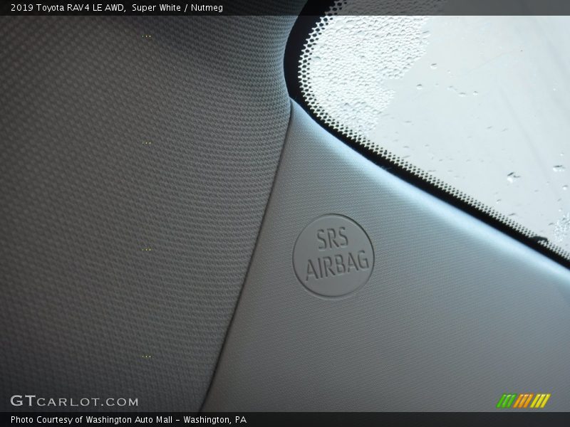 Super White / Nutmeg 2019 Toyota RAV4 LE AWD