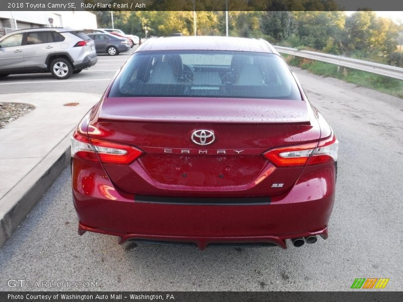 Ruby Flare Pearl / Ash 2018 Toyota Camry SE