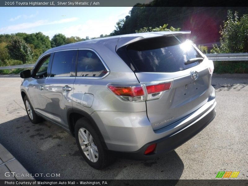 Silver Sky Metallic / Ash 2016 Toyota Highlander LE