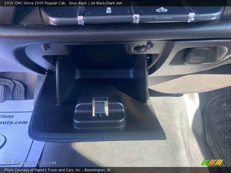 Onyx Black / Jet Black/Dark Ash 2015 GMC Sierra 1500 Regular Cab
