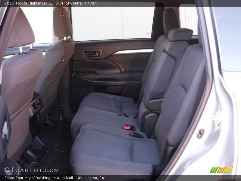 Silver Sky Metallic / Ash 2016 Toyota Highlander LE