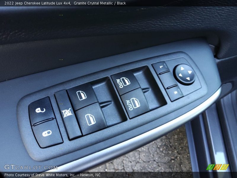 Granite Crystal Metallic / Black 2022 Jeep Cherokee Latitude Lux 4x4