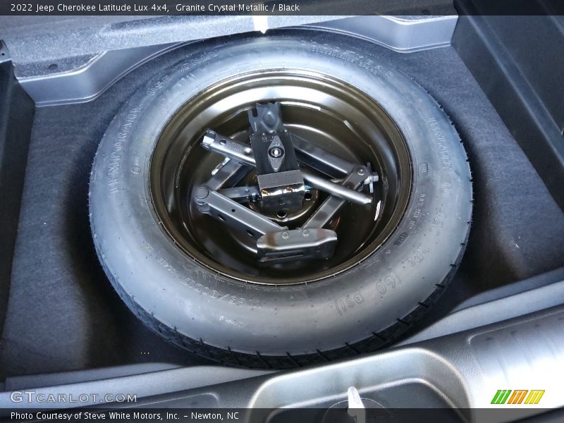 Granite Crystal Metallic / Black 2022 Jeep Cherokee Latitude Lux 4x4