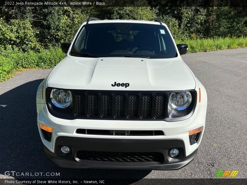 Alpine White / Black 2022 Jeep Renegade Altitude 4x4