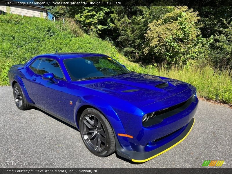 Front 3/4 View of 2022 Challenger R/T Scat Pack Widebody