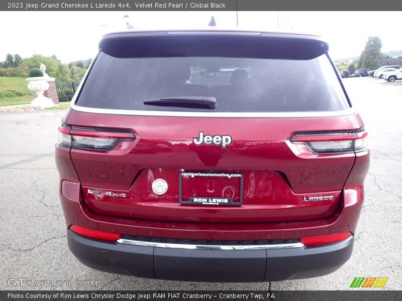 Velvet Red Pearl / Global Black 2023 Jeep Grand Cherokee L Laredo 4x4