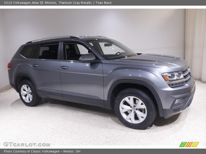 Platinum Gray Metallic / Titan Black 2019 Volkswagen Atlas SE 4Motion