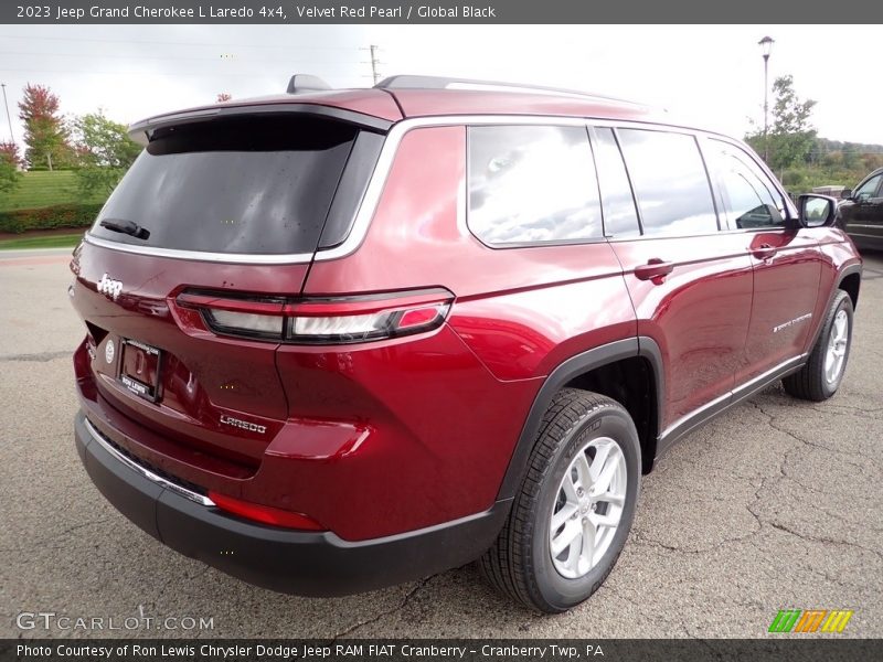 Velvet Red Pearl / Global Black 2023 Jeep Grand Cherokee L Laredo 4x4