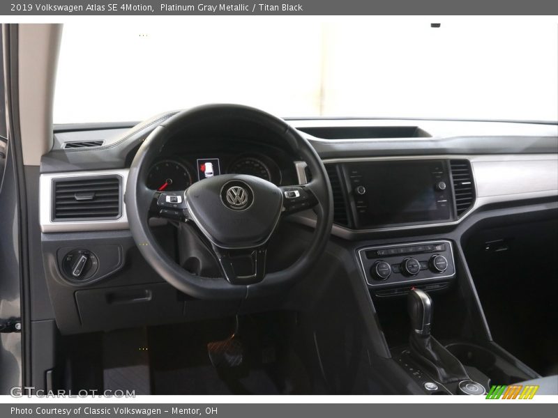 Platinum Gray Metallic / Titan Black 2019 Volkswagen Atlas SE 4Motion