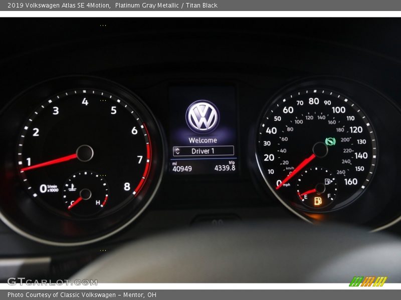 Platinum Gray Metallic / Titan Black 2019 Volkswagen Atlas SE 4Motion