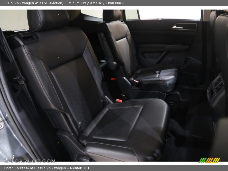 Platinum Gray Metallic / Titan Black 2019 Volkswagen Atlas SE 4Motion