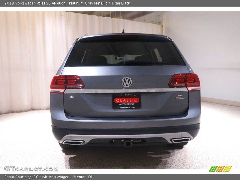 Platinum Gray Metallic / Titan Black 2019 Volkswagen Atlas SE 4Motion