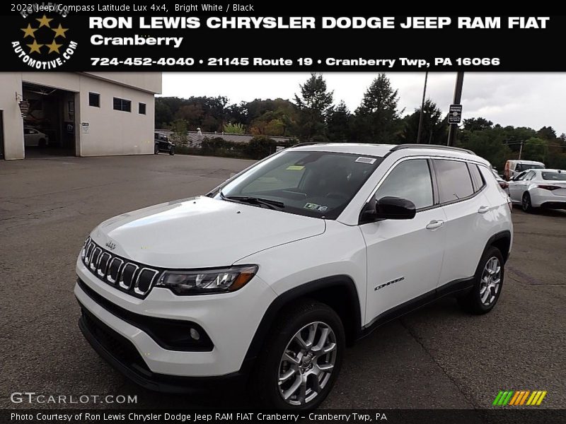 Bright White / Black 2022 Jeep Compass Latitude Lux 4x4