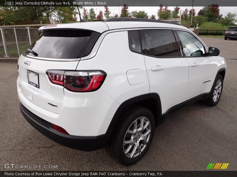Bright White / Black 2022 Jeep Compass Latitude Lux 4x4