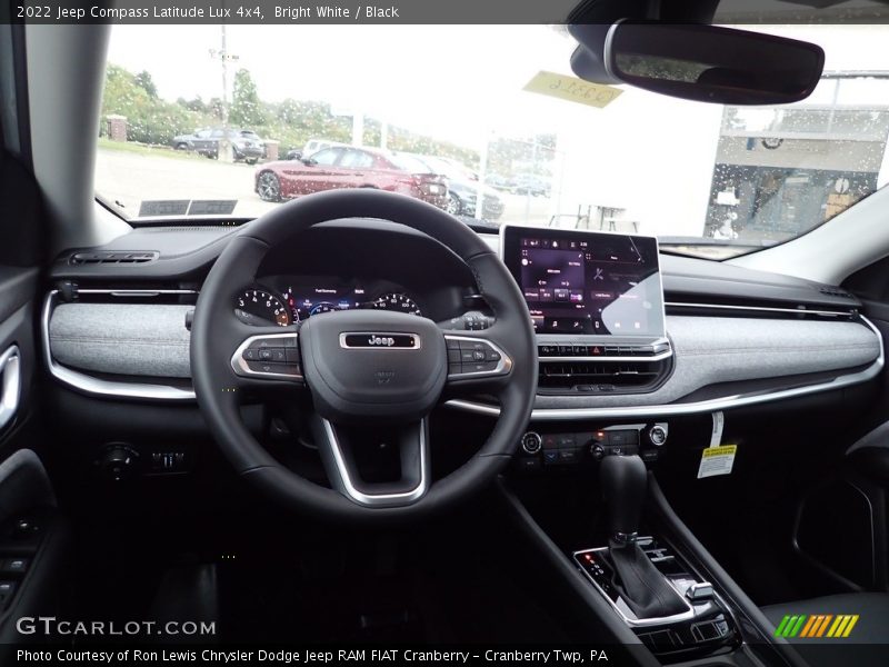 Bright White / Black 2022 Jeep Compass Latitude Lux 4x4