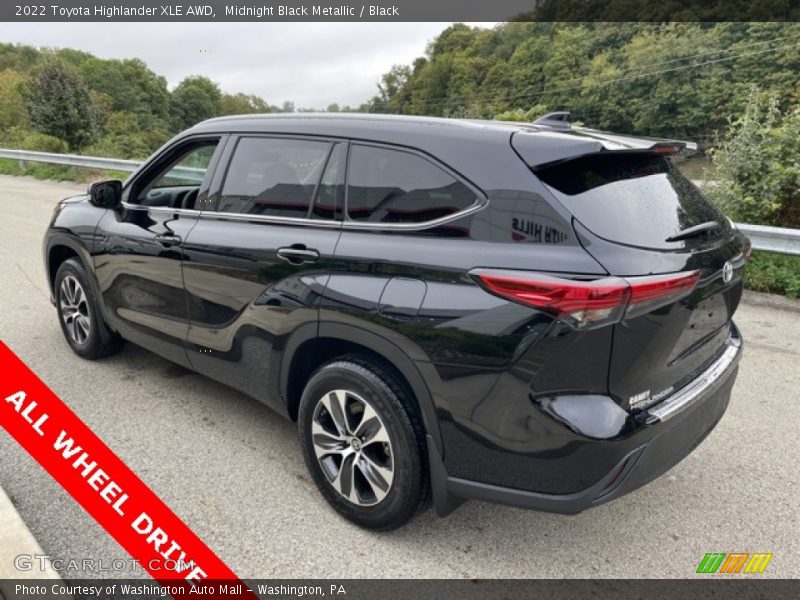 Midnight Black Metallic / Black 2022 Toyota Highlander XLE AWD