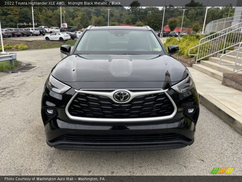Midnight Black Metallic / Black 2022 Toyota Highlander XLE AWD