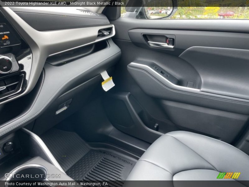 Midnight Black Metallic / Black 2022 Toyota Highlander XLE AWD
