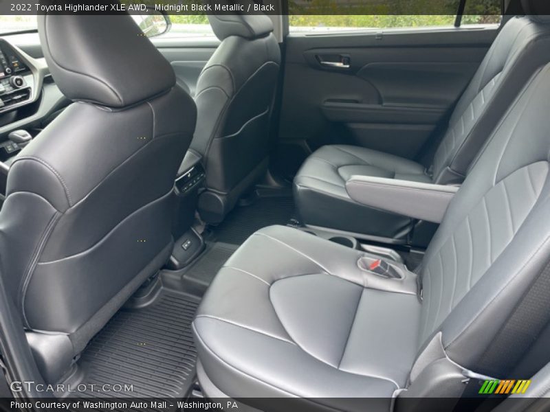 Midnight Black Metallic / Black 2022 Toyota Highlander XLE AWD