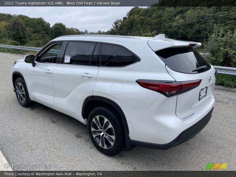 Wind Chill Pearl / Harvest Beige 2022 Toyota Highlander XLE AWD
