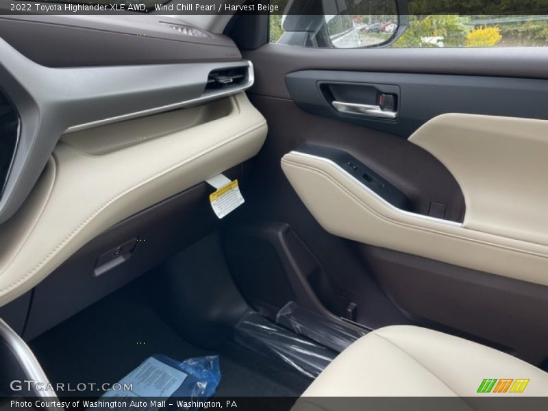 Wind Chill Pearl / Harvest Beige 2022 Toyota Highlander XLE AWD