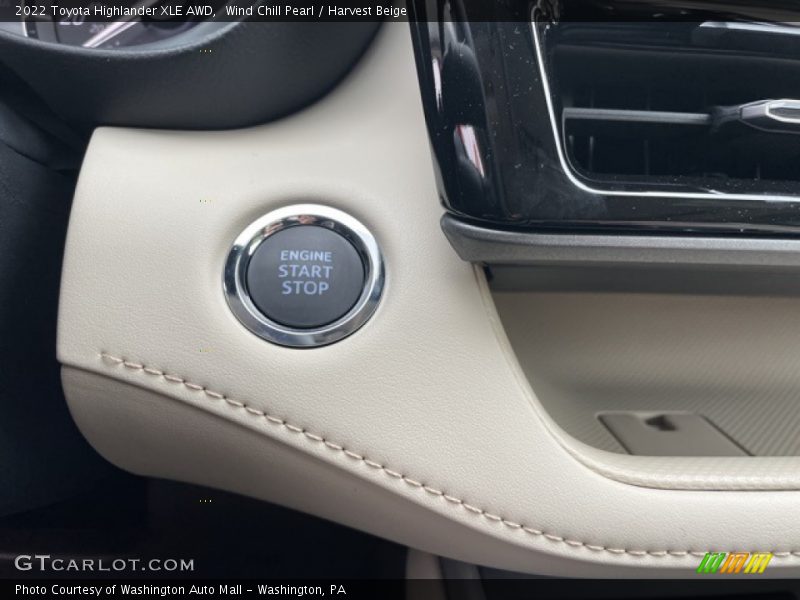 Wind Chill Pearl / Harvest Beige 2022 Toyota Highlander XLE AWD