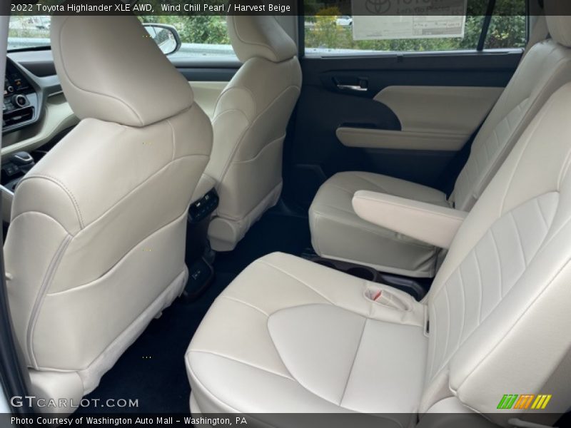 Wind Chill Pearl / Harvest Beige 2022 Toyota Highlander XLE AWD