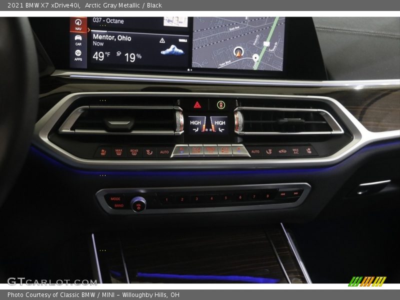 Arctic Gray Metallic / Black 2021 BMW X7 xDrive40i