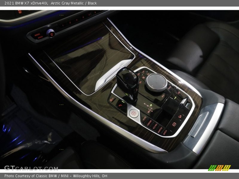 Arctic Gray Metallic / Black 2021 BMW X7 xDrive40i