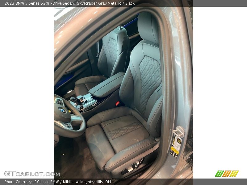 Front Seat of 2023 5 Series 530i xDrive Sedan