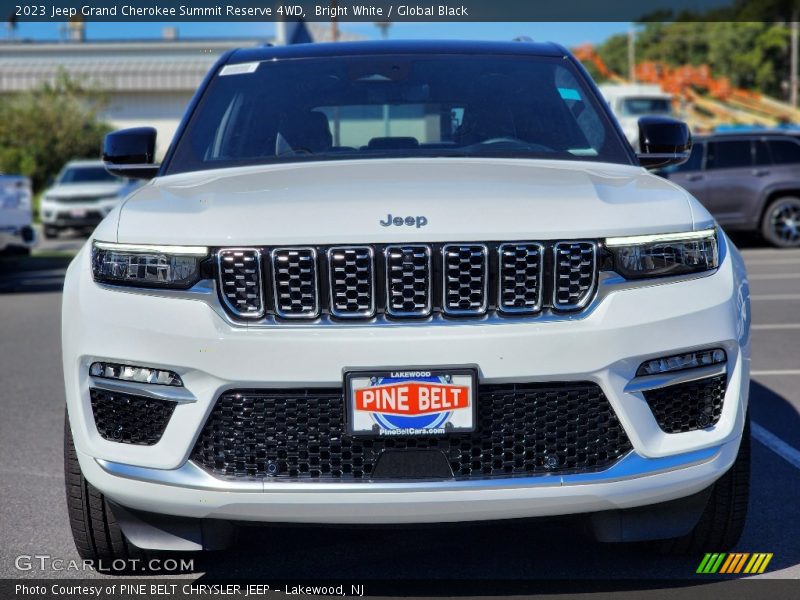 Bright White / Global Black 2023 Jeep Grand Cherokee Summit Reserve 4WD