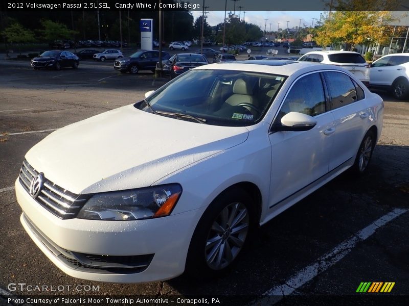 Candy White / Cornsilk Beige 2012 Volkswagen Passat 2.5L SEL